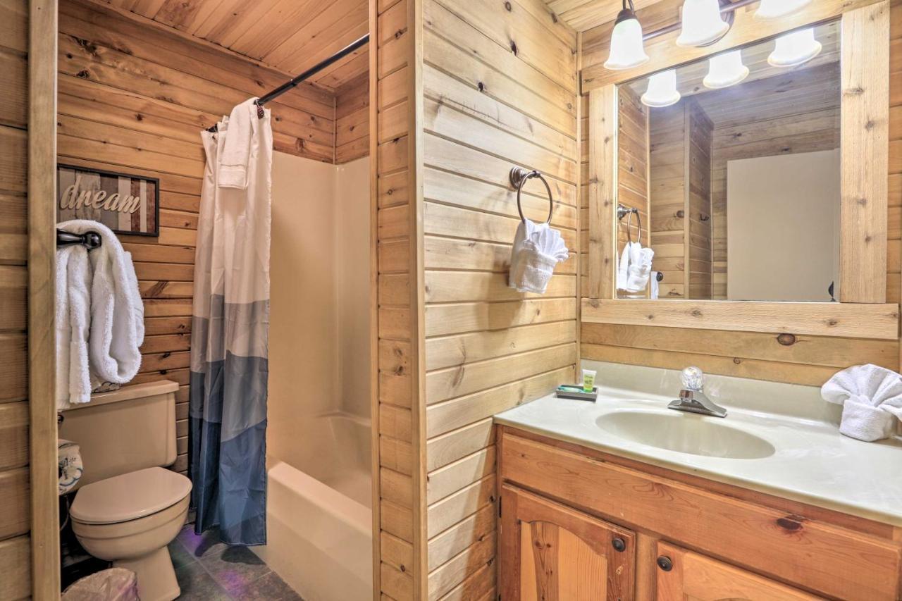 Villa Gatlinburg Escape with Hot Tub, Deck&Mtn View Exterior foto